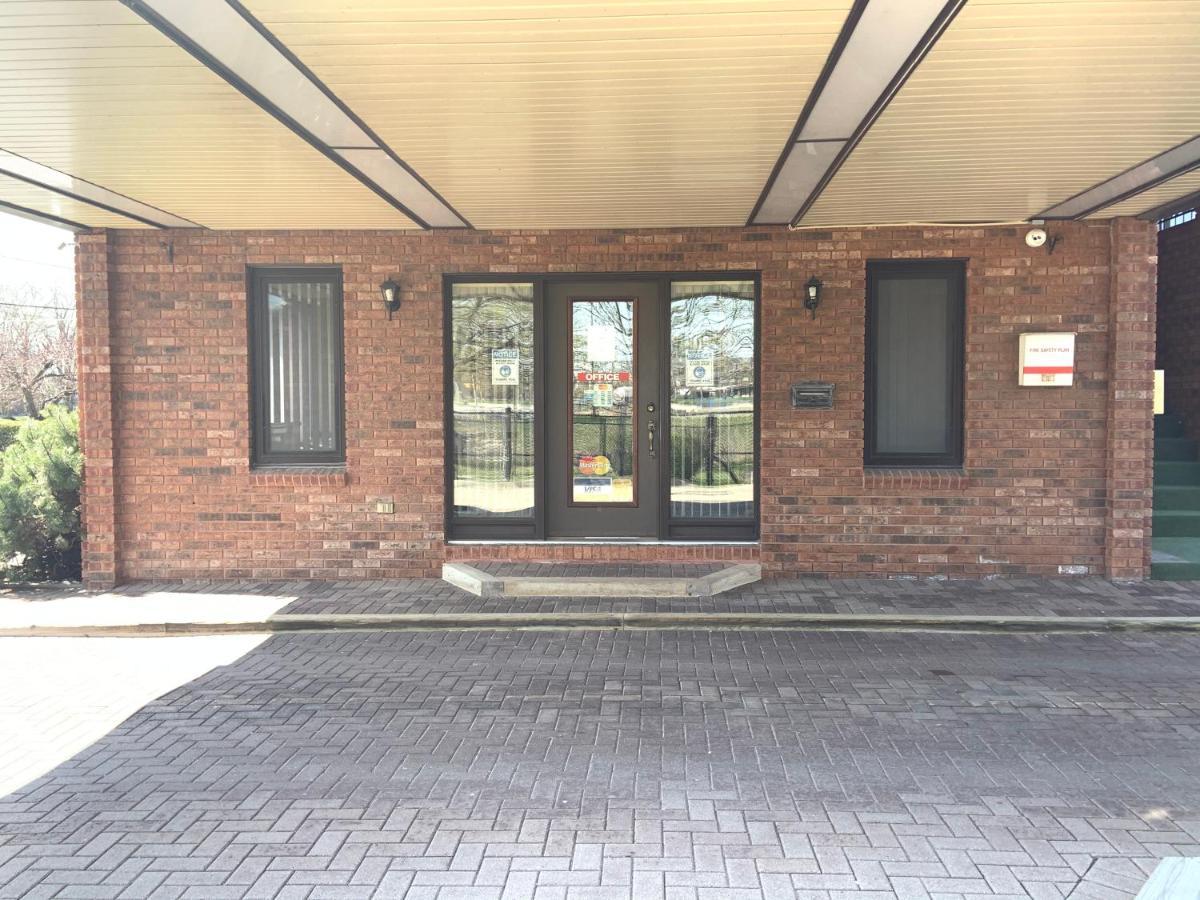 Green Acres Motel Mississauga Exterior photo
