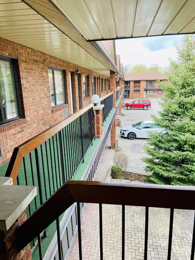 Green Acres Motel Mississauga Exterior photo